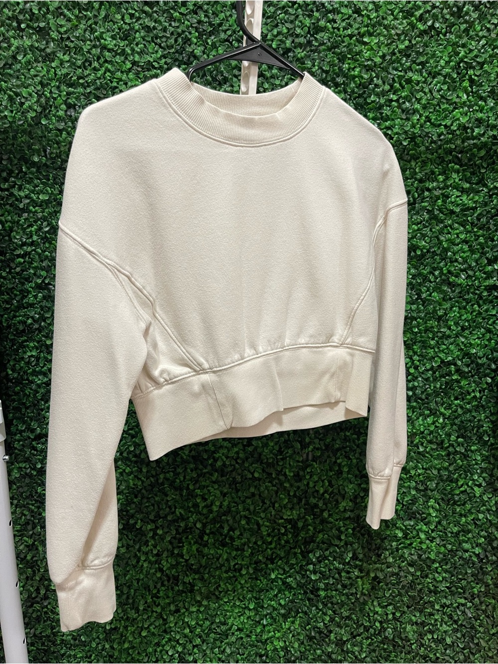 wild fable Cream Cropped Crewneck Sweatshirt